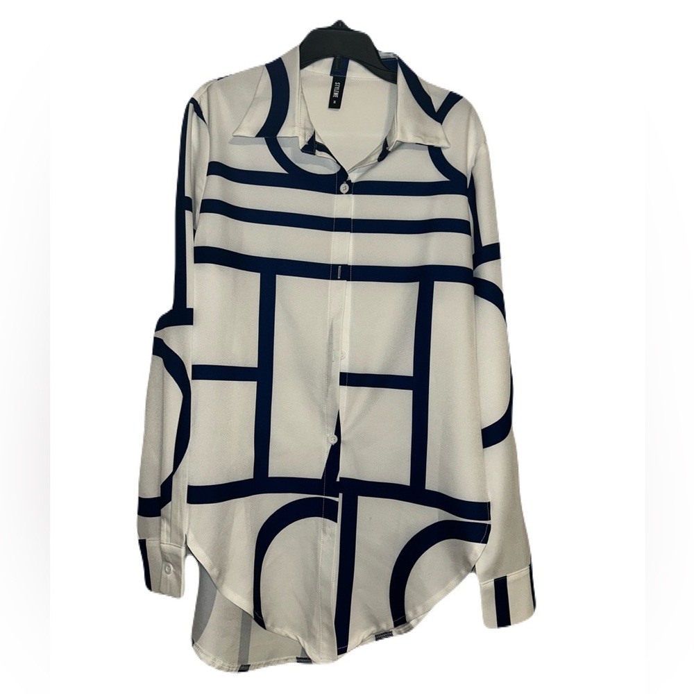 STYLEWE NWOT White with Blue Blouse